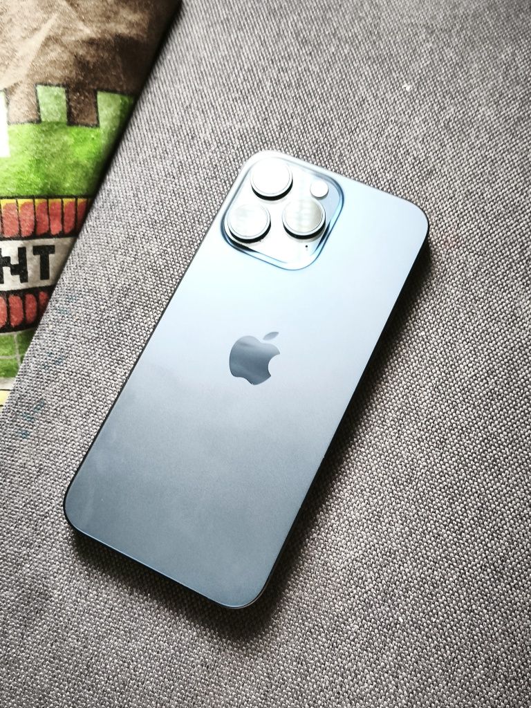 Iphone 15 pro max, на 512