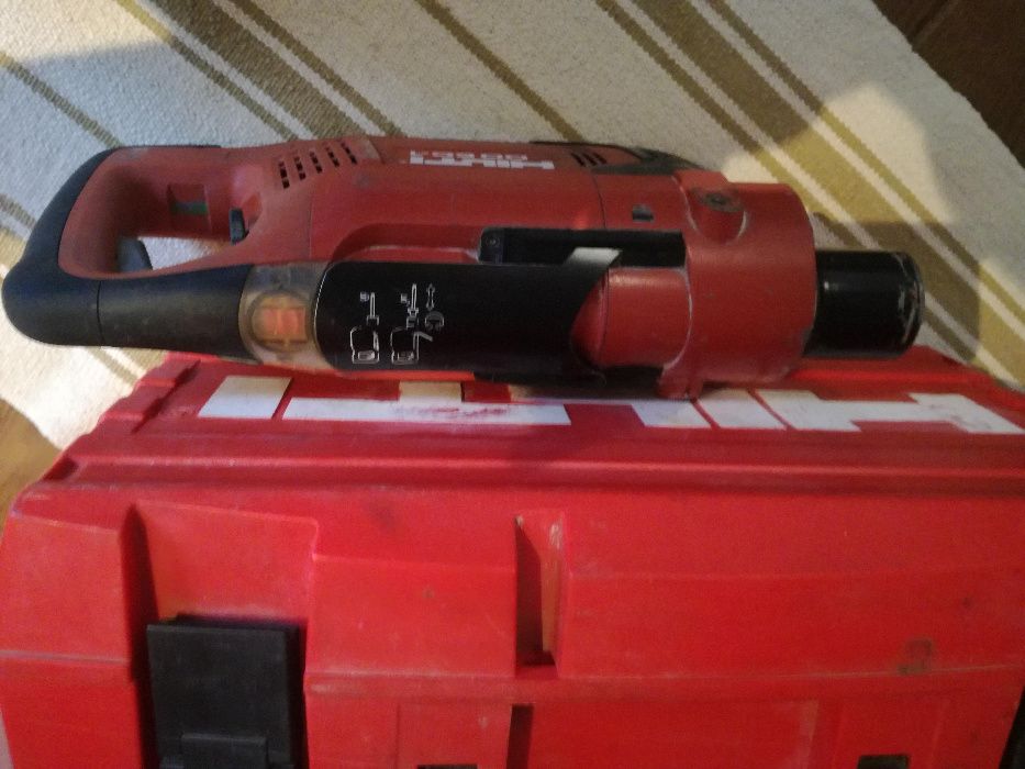 Sprzedam wiertnicę Hilti 1450W DD EC1