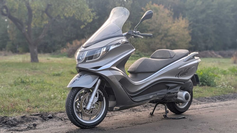 Skuter Piaggio x10 pojemność 125