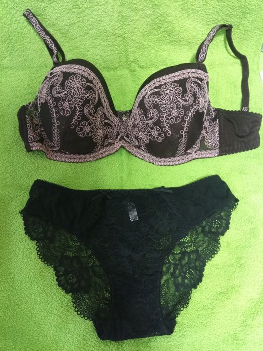 Продам  бюст Lany moda та трусики
