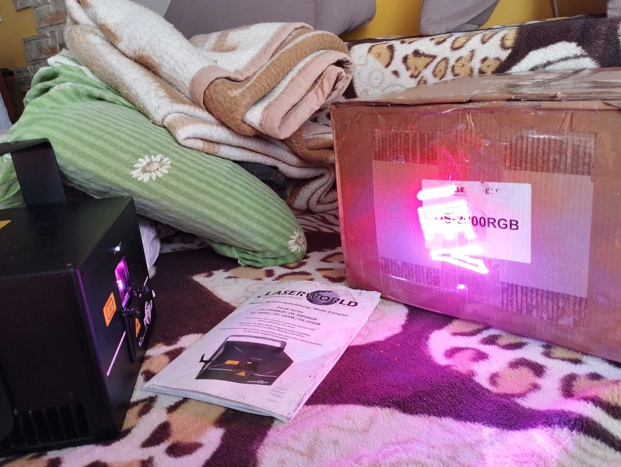 Laserworld DS-2000 RGB ShowNET - laser z wgranymi pokazami laserowymi!