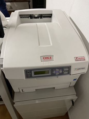 Impressora oki c5750 toners novos