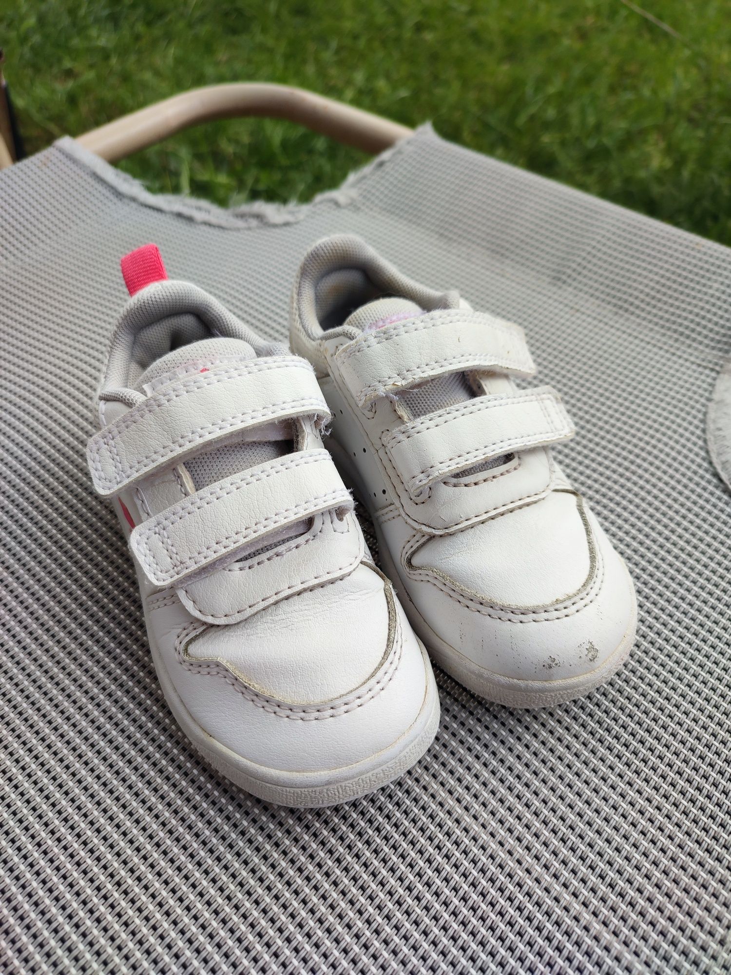 Adidasy 24 buty na rzepy