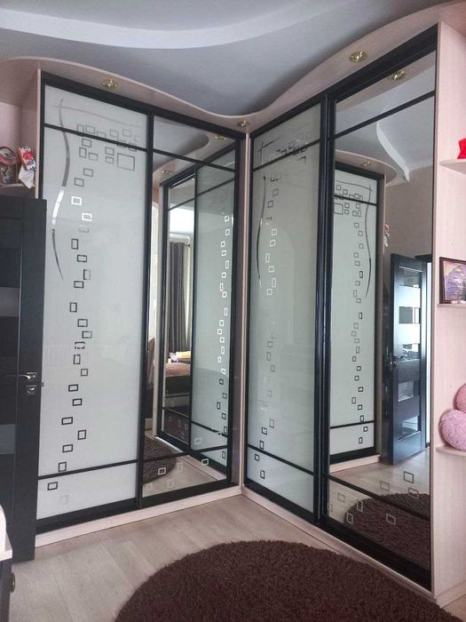 Продається частина будинку в центральній частині міста!