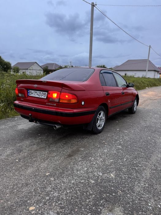 TOYOTA Karina e газ бензин на ходу