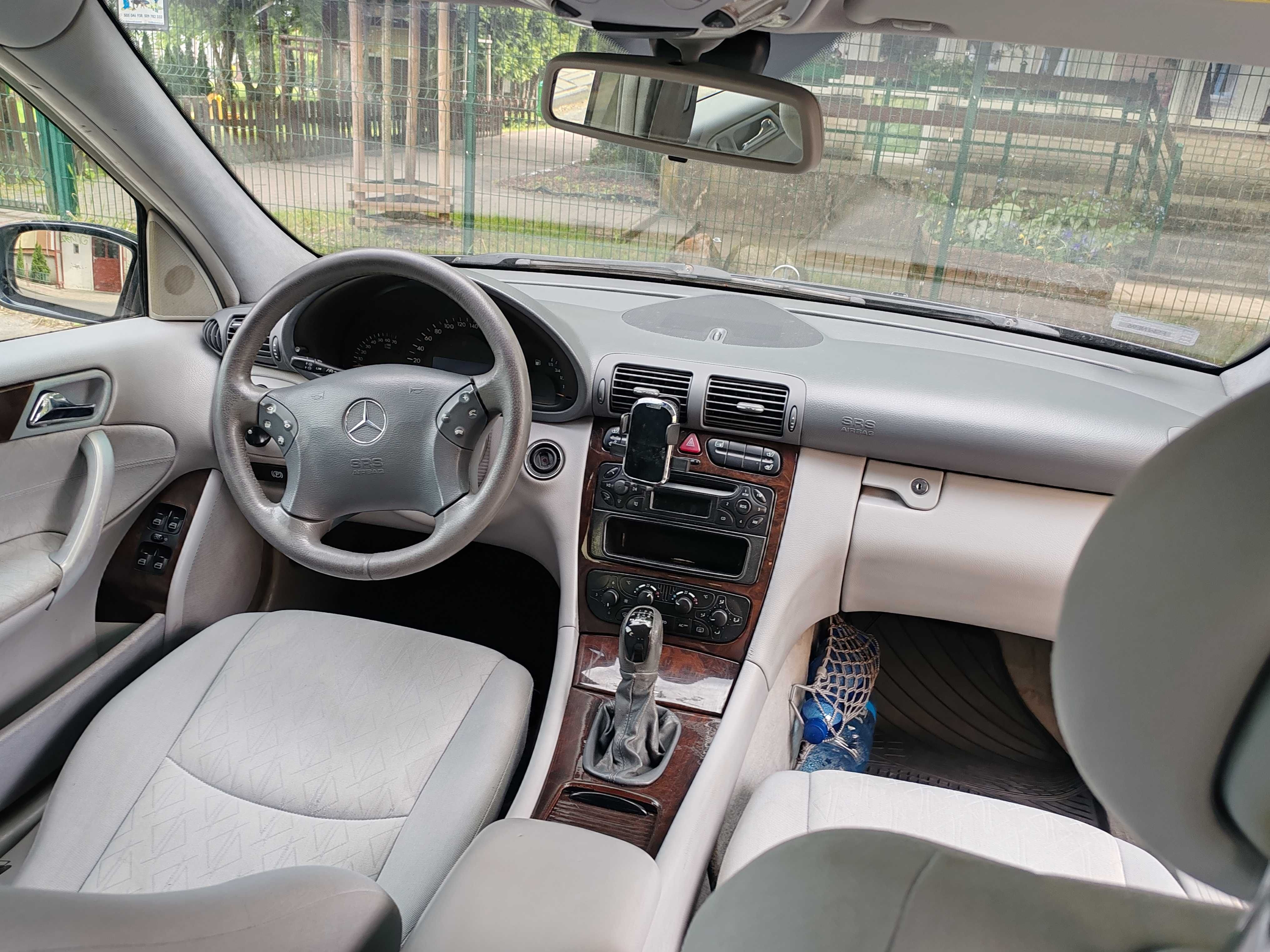 Mercedes c 240. 2.6 benz+lpg
