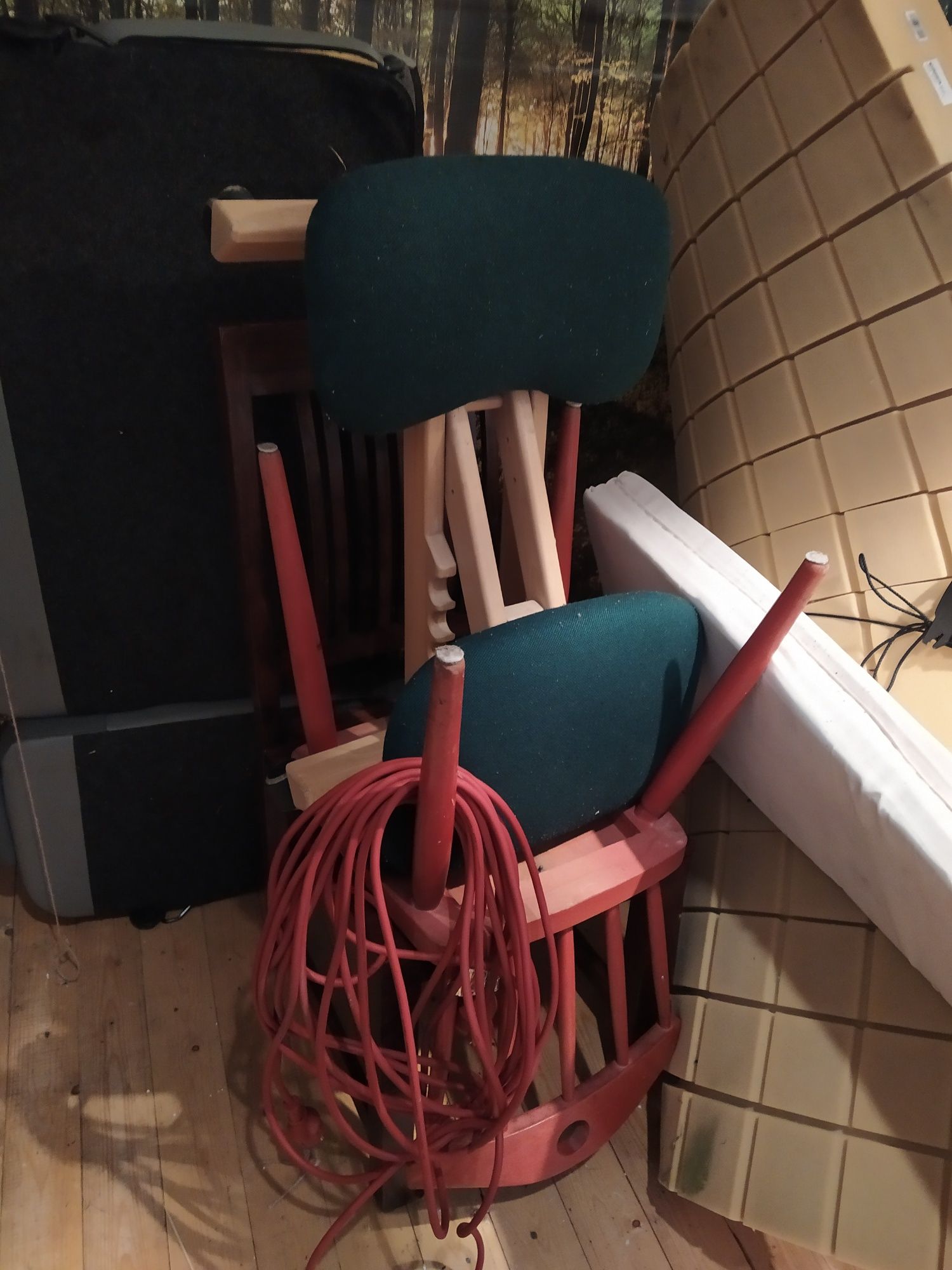 Krzesła, fisharmonia, klekosiad