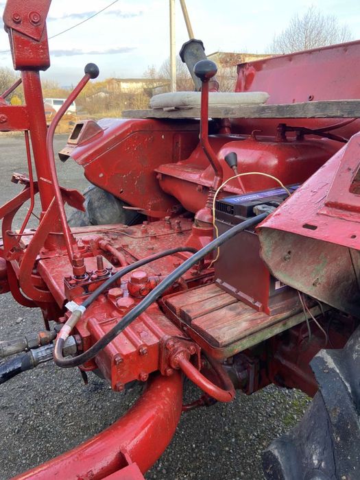 Продам трактор т16 шасік, бульдик , самозвал,припец,кузов тракторець