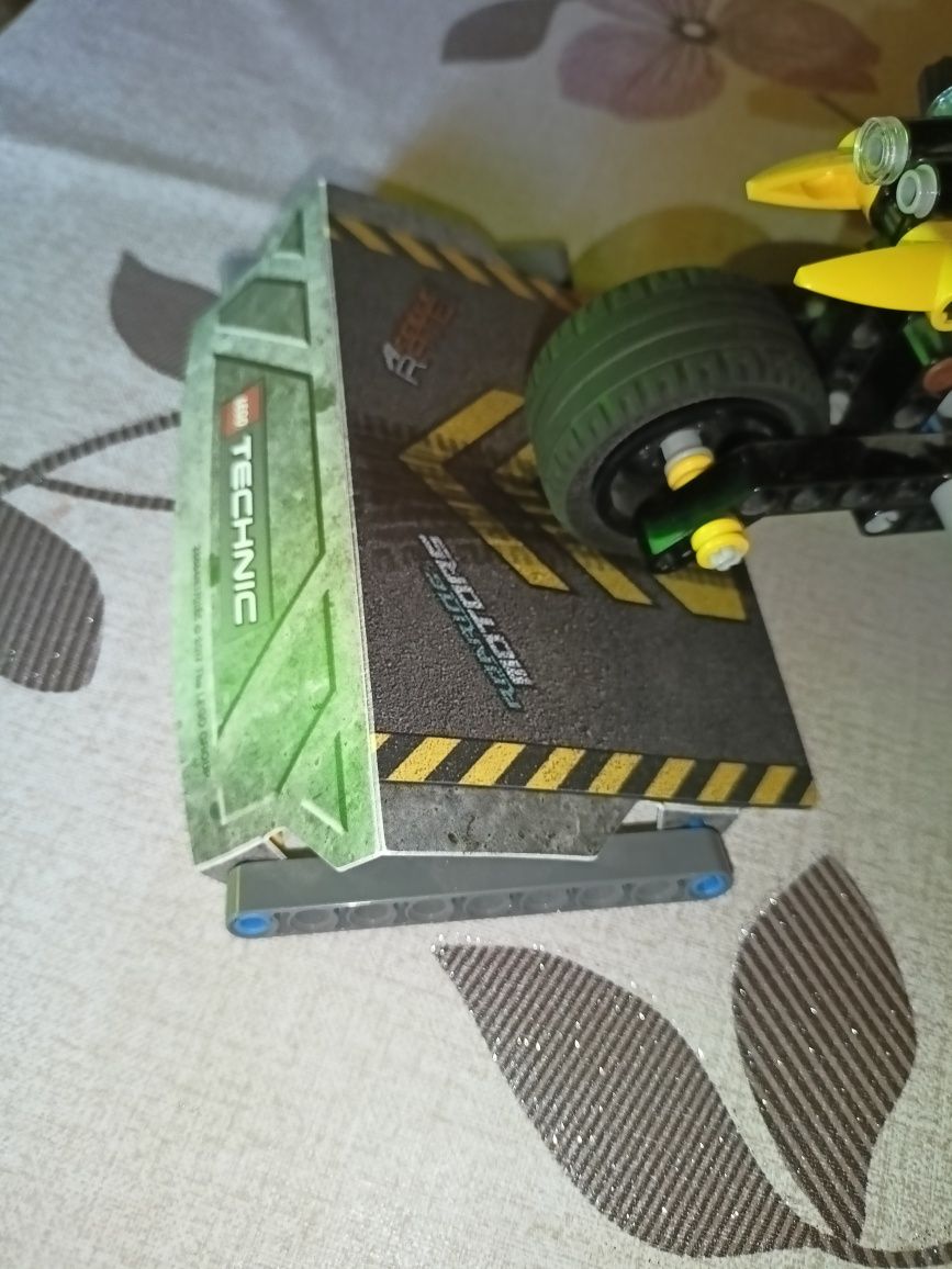 Klocki LEGO technic motor