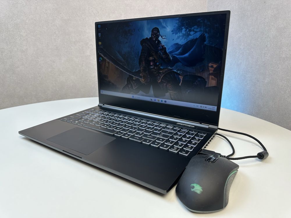 Electronics MATRIX RP-15 Nvidia RTX2060 Ryzen7 16ram 512ssd