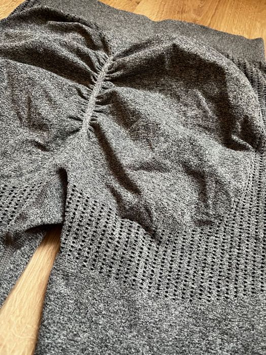 Ciążowe legginsy rozmiar S dodatkowo modelujące pośladki