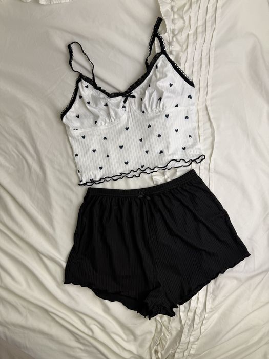 чорно біла піжама