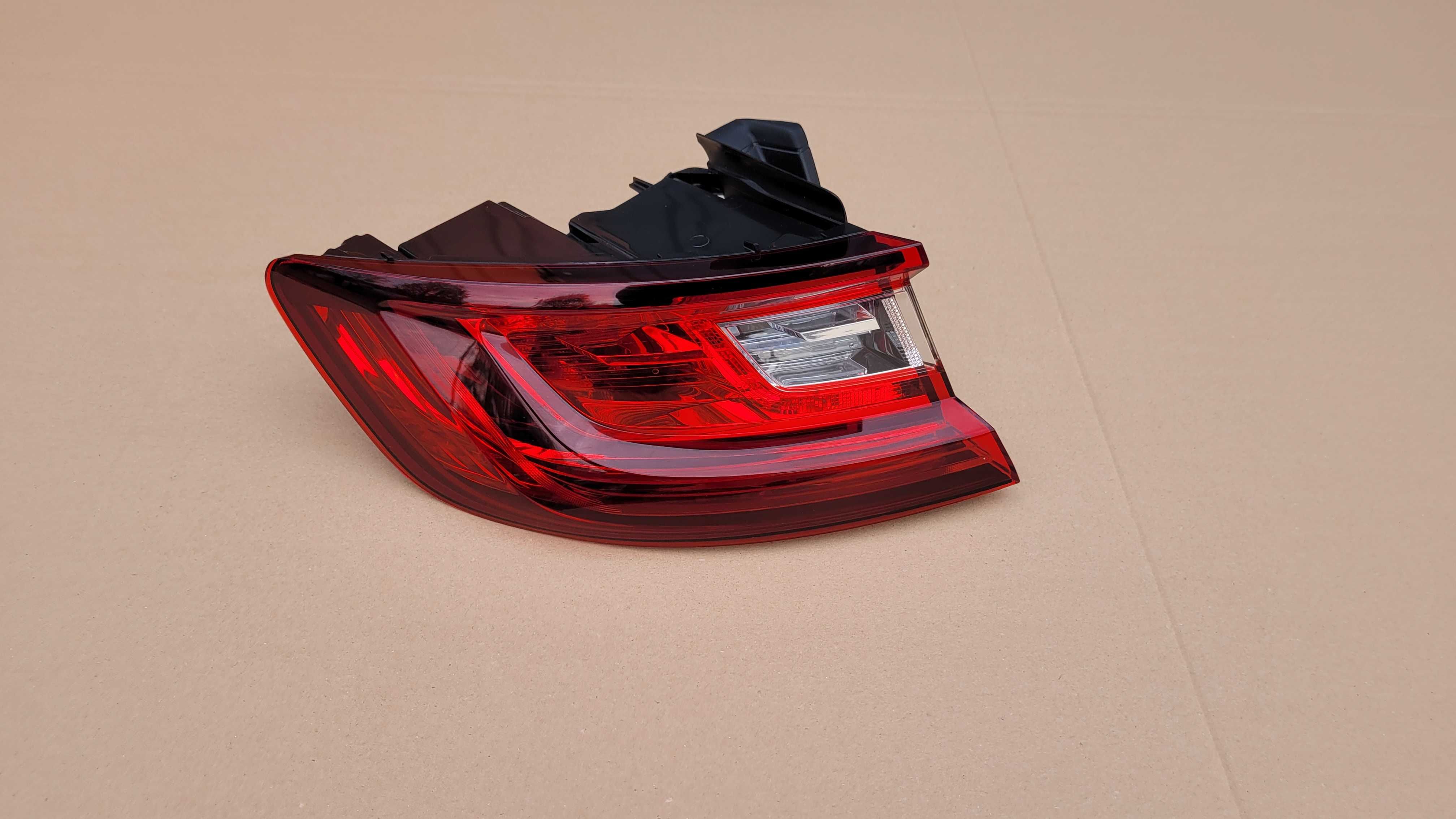 Renault megane IV 4 lewa lampa tylna w błotnik