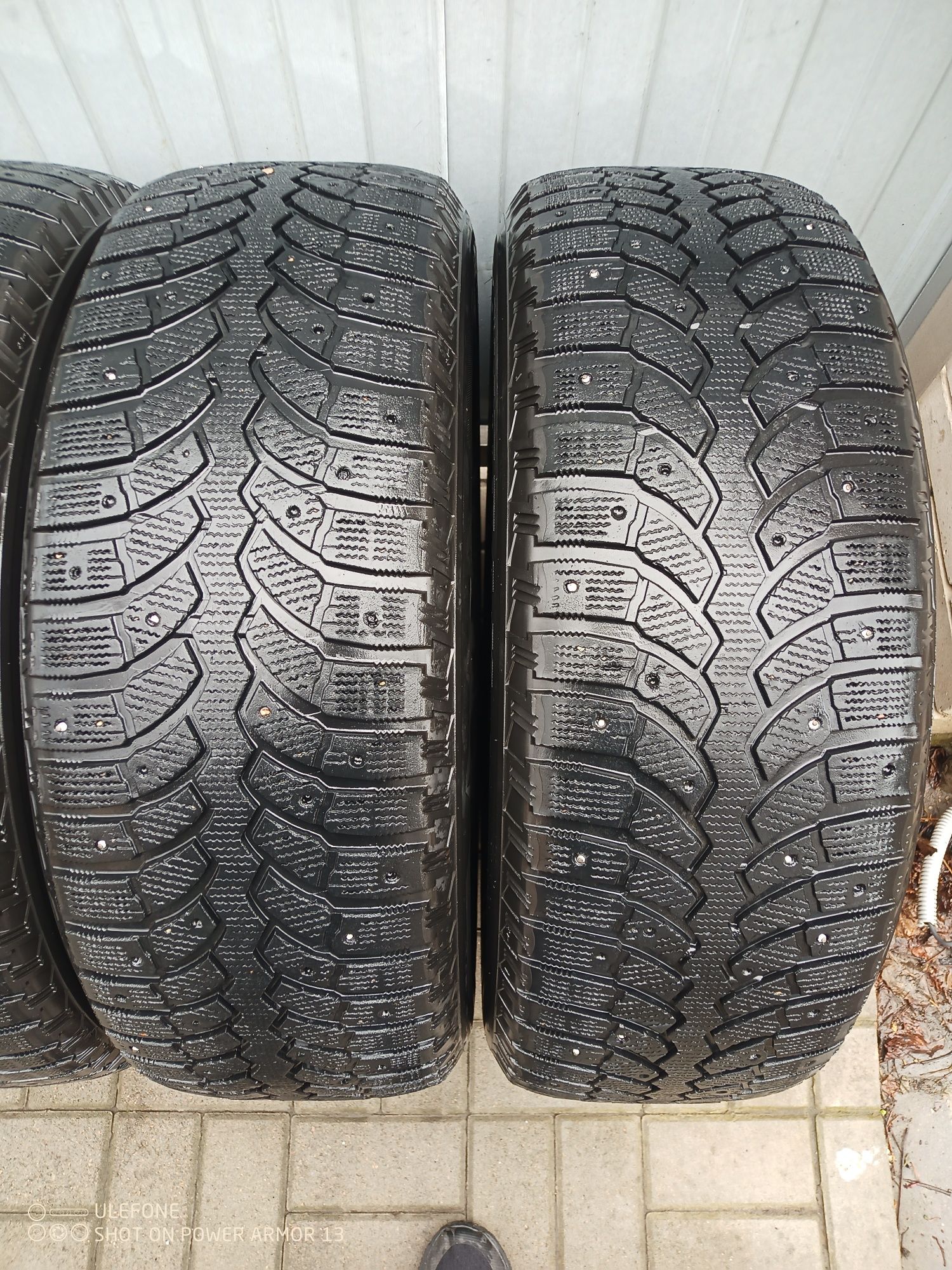 Bridgestone Blizzak spike - 01  255/65 R17
