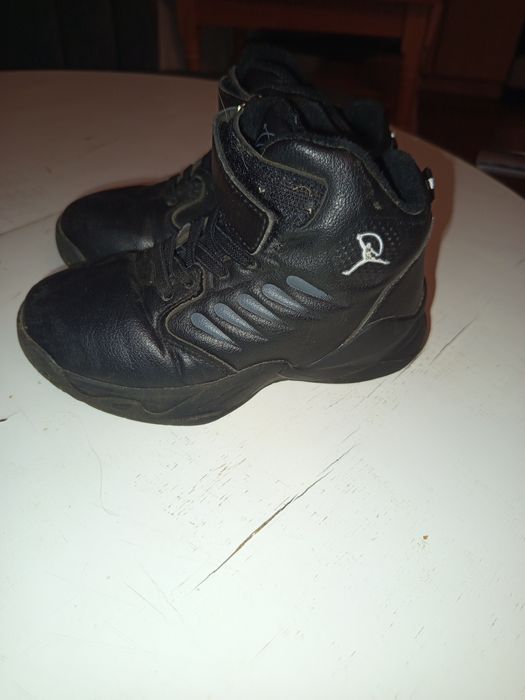 Зимові черевики для хлопчика 28розмір