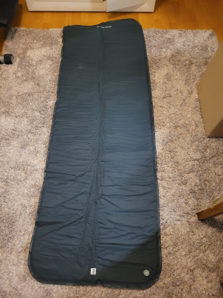 Mata samopompująca Quechua Basic dla 1 osoby