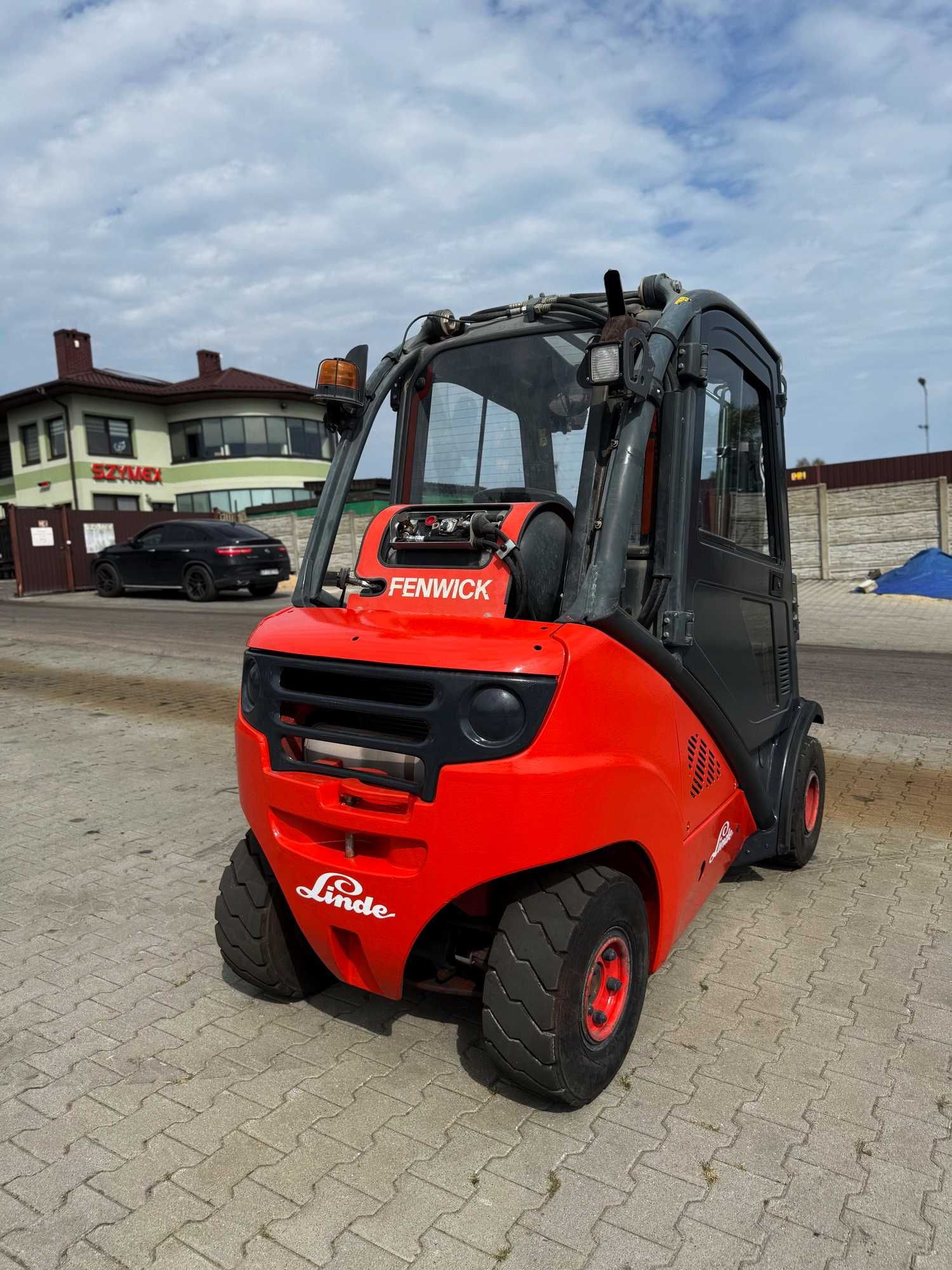 wózek widłowy LINDE H25T-01 Triplex 4.70m kabina 4-sekcja rozdzielacza