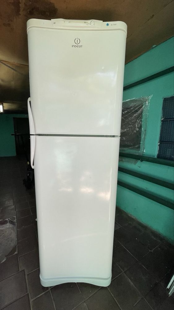 Продам холодильник Indesit no frost