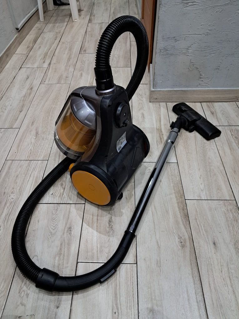 CLATRONIC 2200W odkurzacz bezworkowy