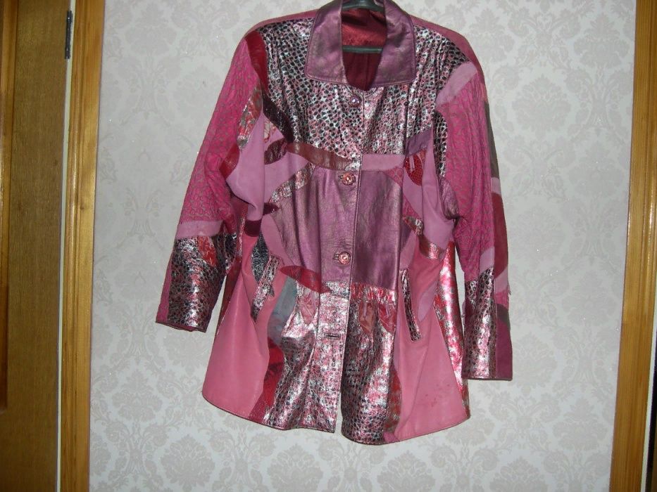 Продам кожаную куртку 60 размер.