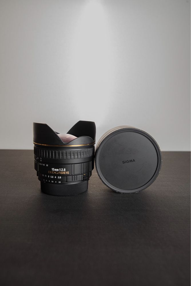 Sigma 15mm f/2.8 EX DG Diagonal Fisheye Nikon F