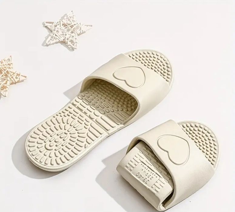 Шльопанці в дорогу, що складаються