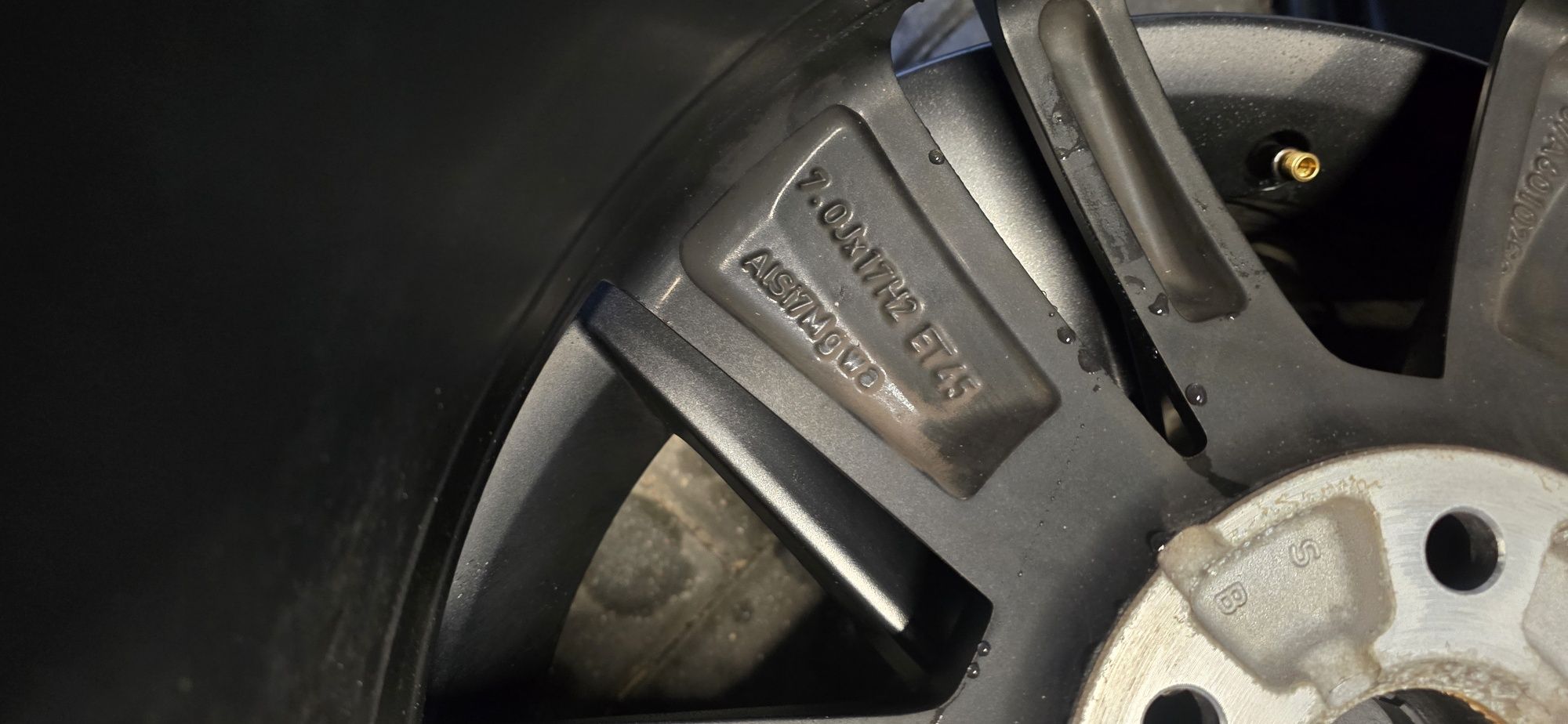 Komplet felg felgi skoda karoq 17" idealne