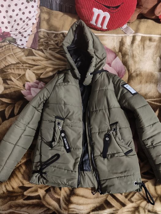 Зимняя курточка 42