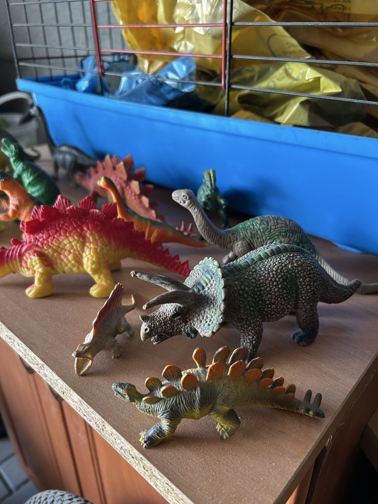 dinozaury figurki