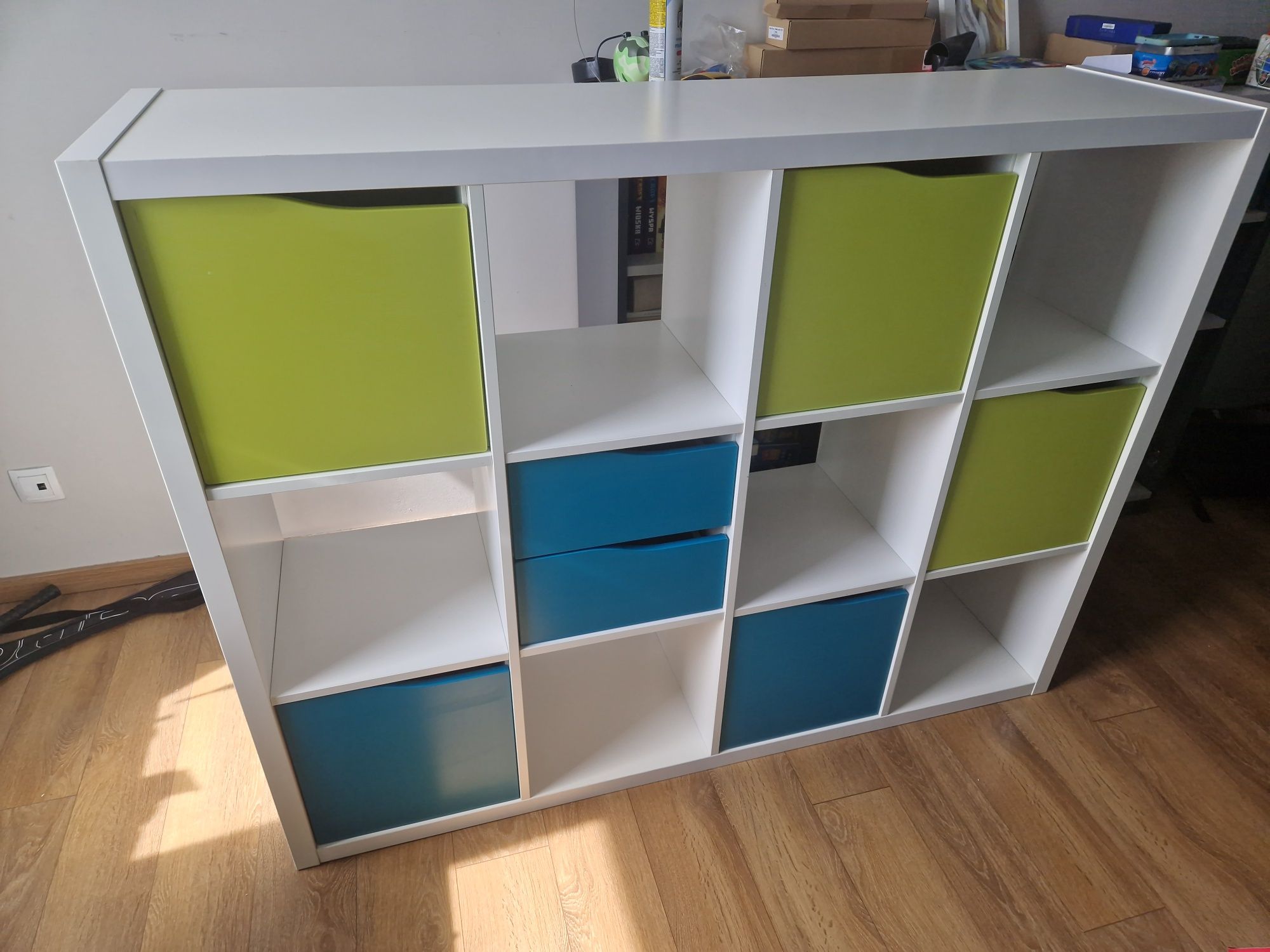 Szafka Ikea Kallax 4x3 biała z kolorowymi szufladami