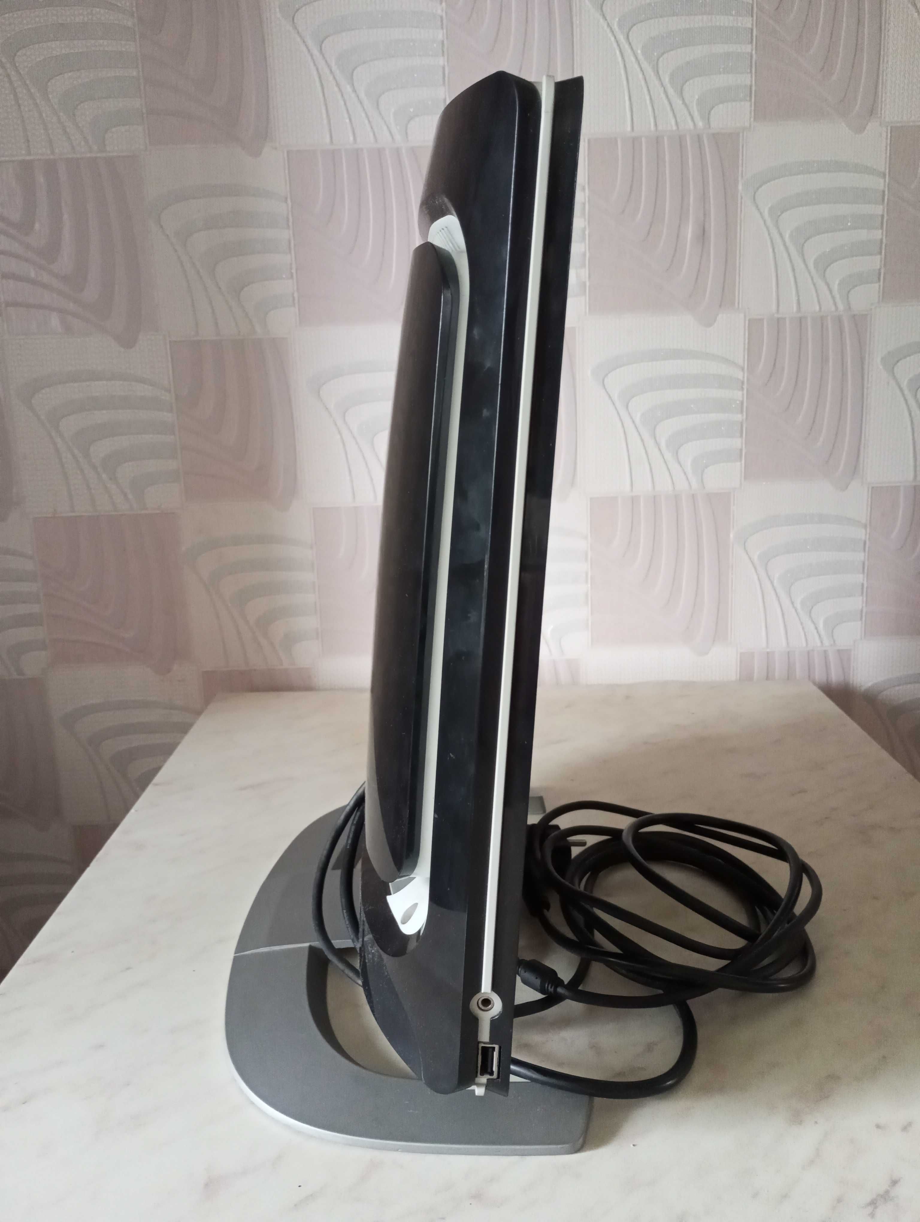 Монитор PHILIPS 170X6, клавиатура Logitech, мышка Beng