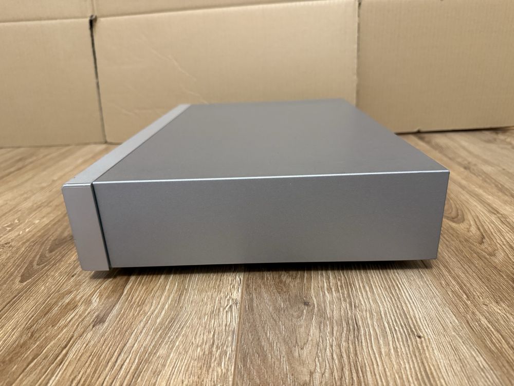Rotel RT-09 srebrny