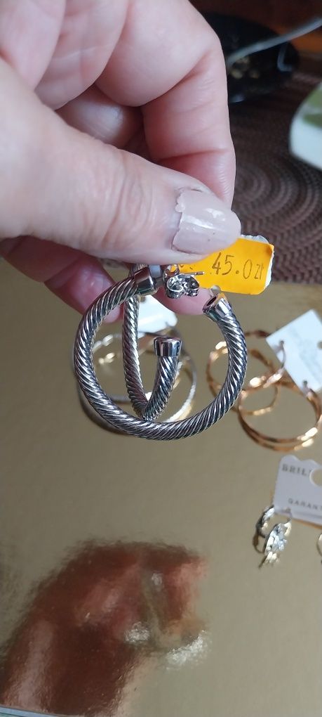 Różne ładne kolczyki nowe stal szlachetna