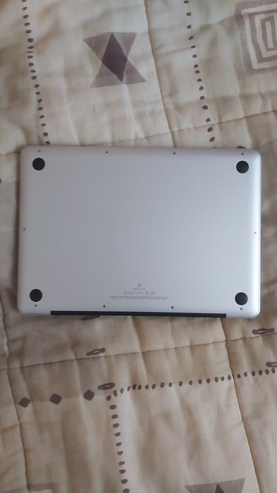 MacBook Pro russo + capas (13 polegadas, início de 2011)