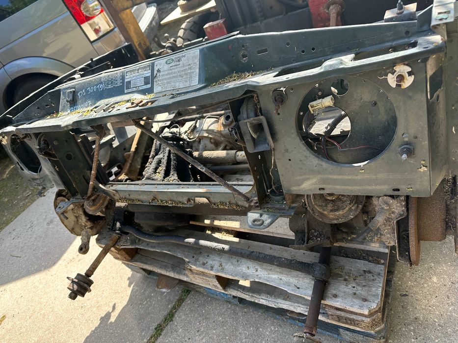 Land Rover Discovery 300 Frente cortada carroçaria