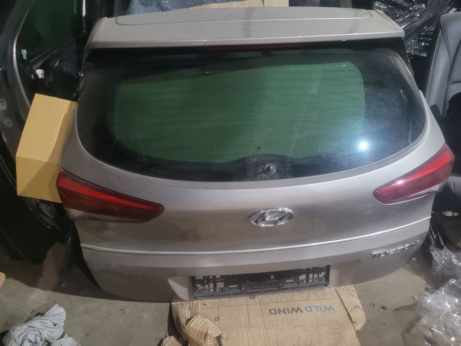 Кришка багажника / ляда Hyundai Tucson 2015 ---  73700D7000