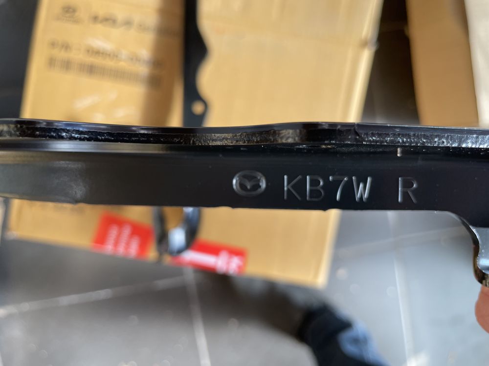 Петля капота mazda cx 5 kf 2017-