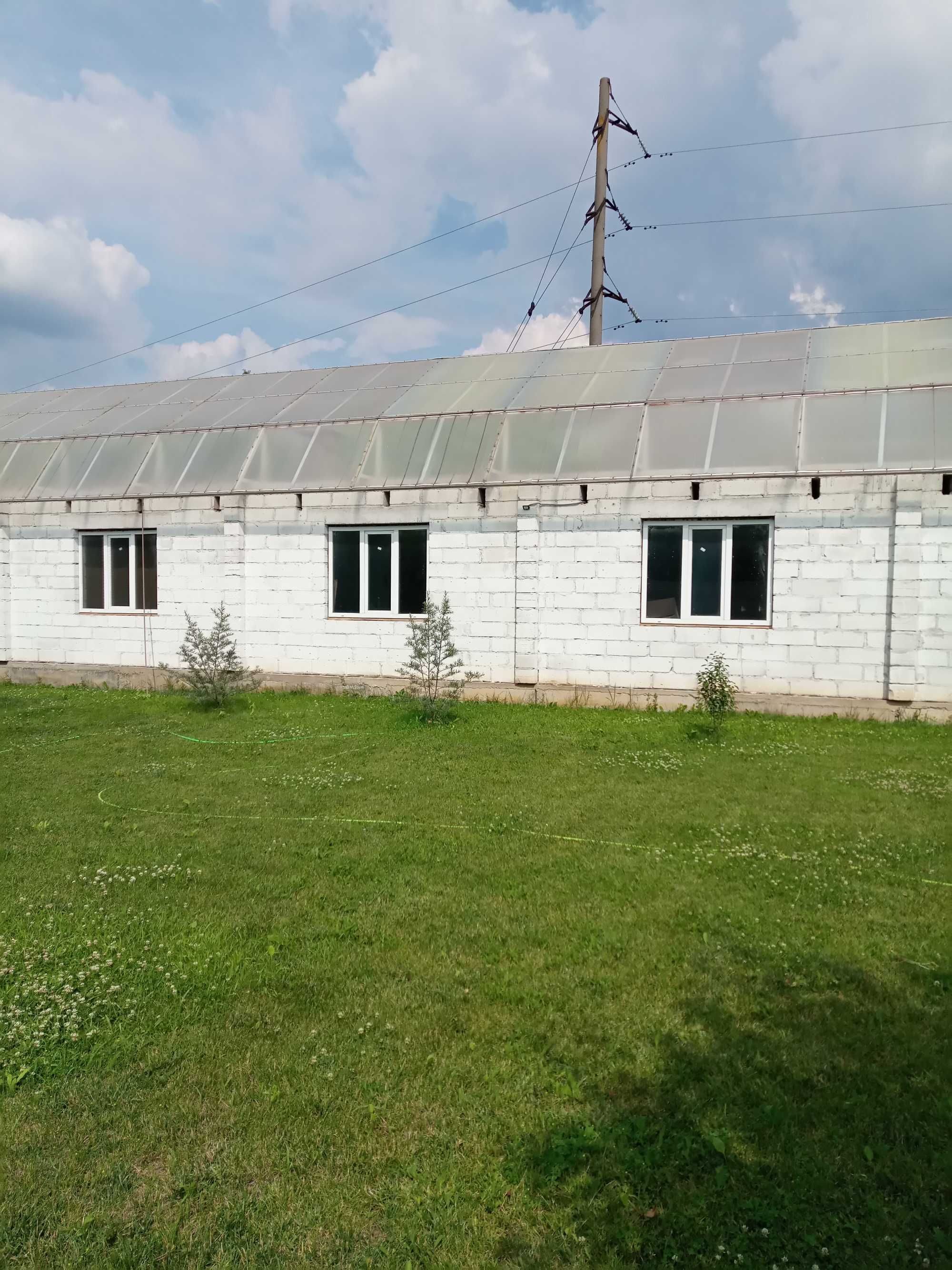 Будинок для проживання та організаціїї бізнесу, 393 кв.м., 16 соток