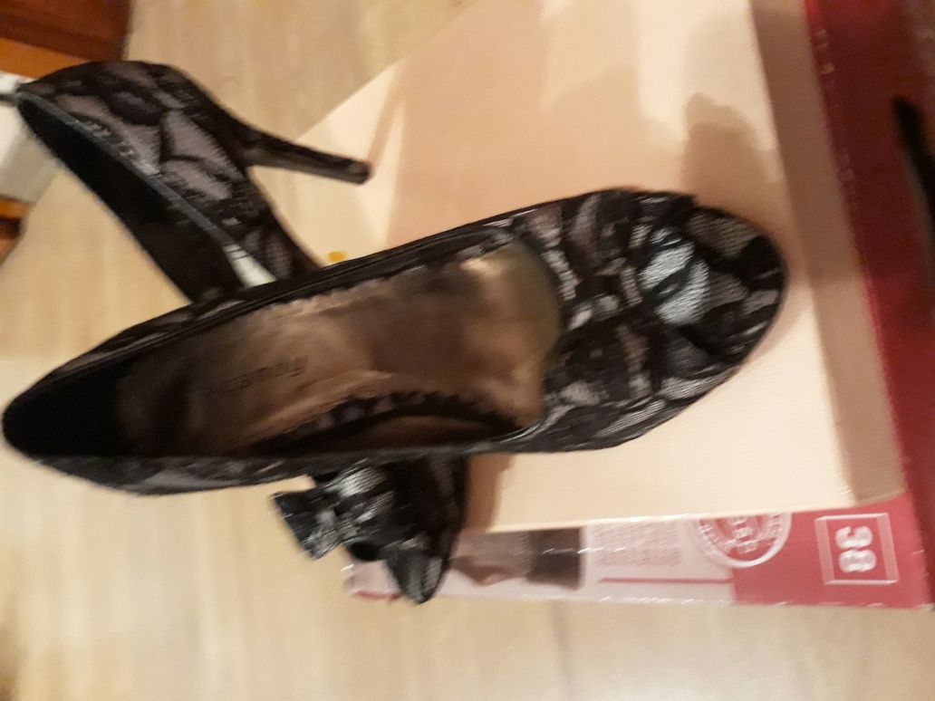 Eleganckie buty na obcasie