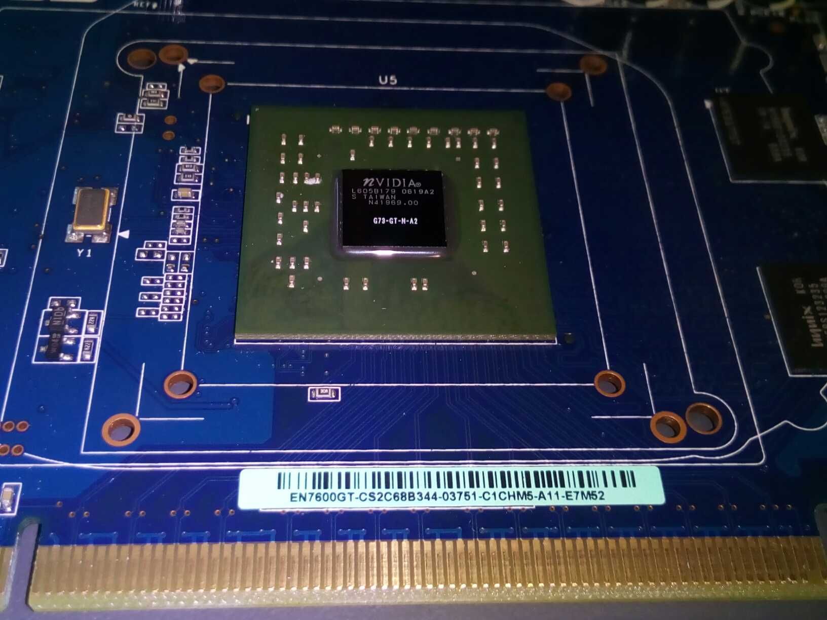 Видеокарта Asus EN7600GT 256 Mb DDR3