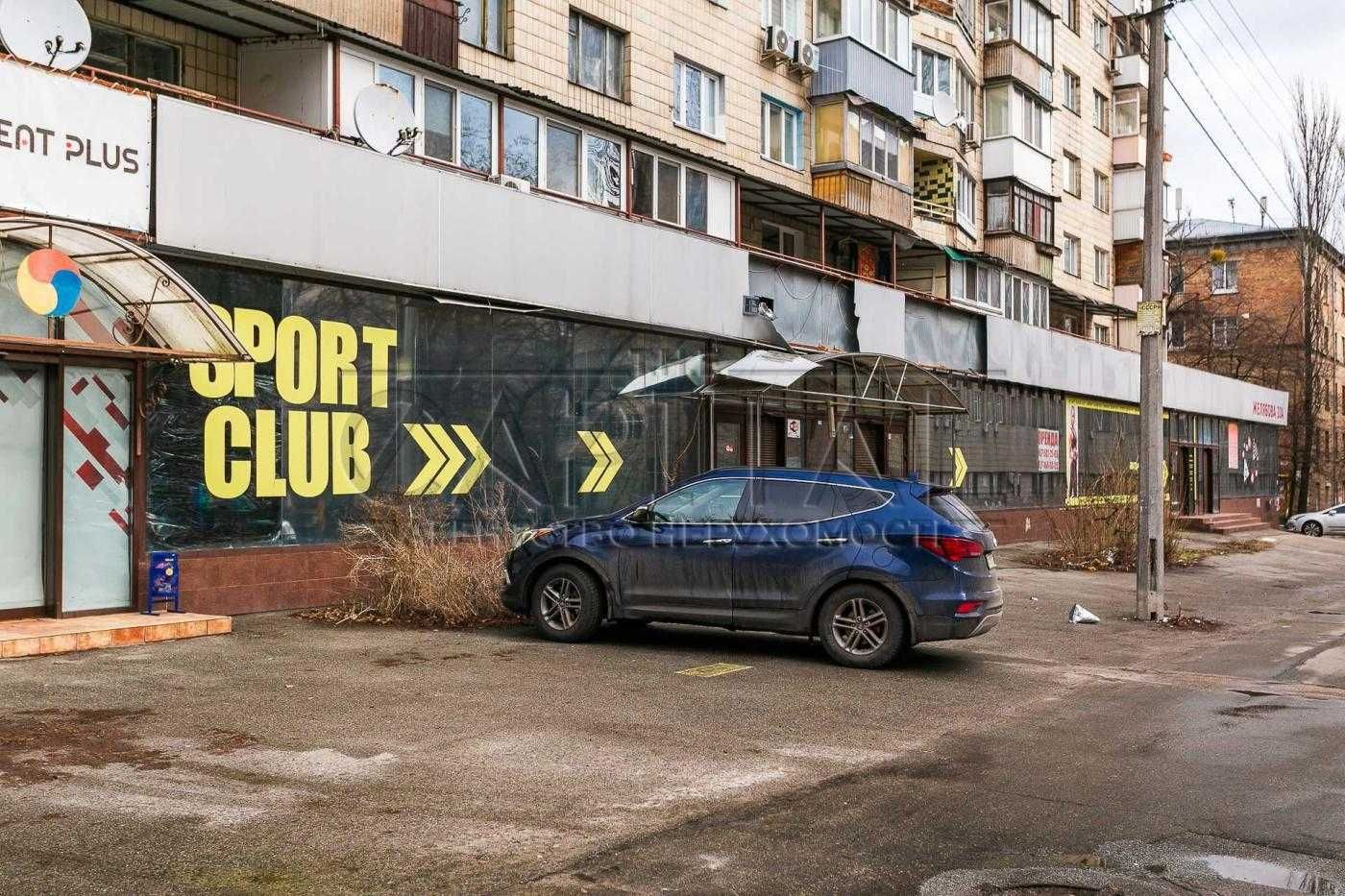 Продаж фасадного приміщення без ремонту, площа 247м2, вул. Капніст 10