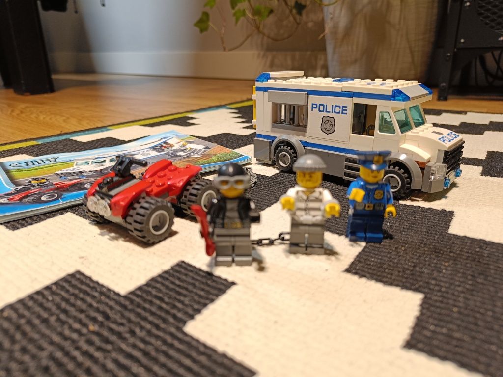 LEGO City 60043 furgonetka policyjna