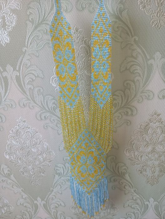 Вироби з бісеру . Гердани, браслети, квіти