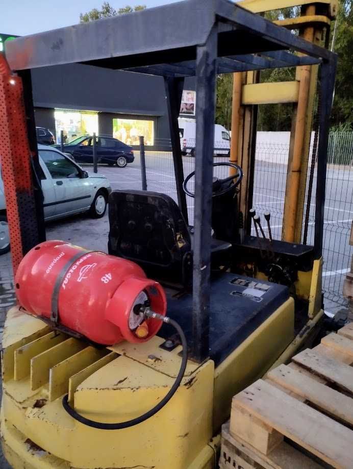 Empilhador 1,5 ton a gás usado (reparado)