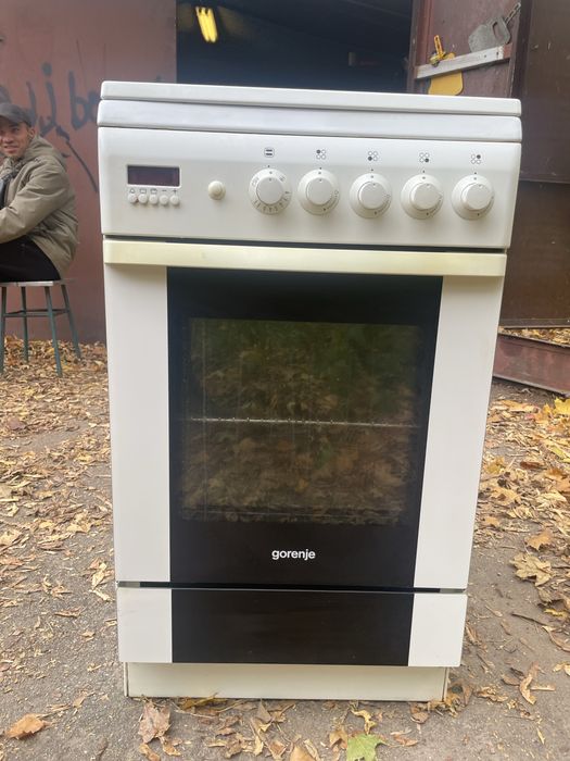 Продам газовую плиту бу