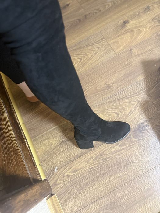 Замшеві високі  ботфорди на підборах з натуральної замші