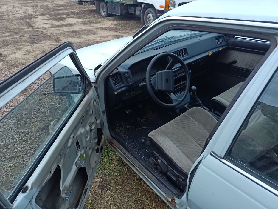 Продам toyota Carina 2 тоета Карина 
86 год

С документами нету