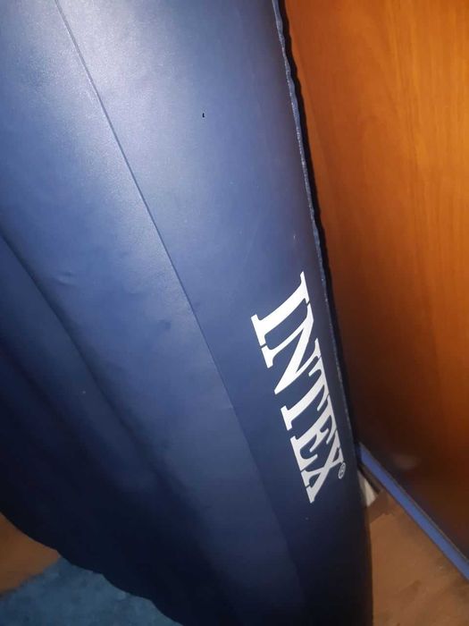 Матрас  надувной хорошего качества  Intex