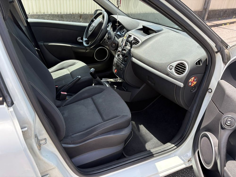 Renault Clio - 5 Lugares