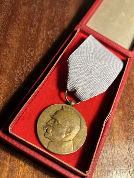 Medal odznaczenie odznaka Piłsudski 1918 - 1928 Oracz